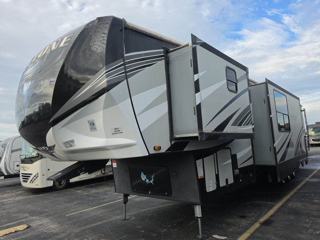 2018 Heartland Cyclone 4005 photo