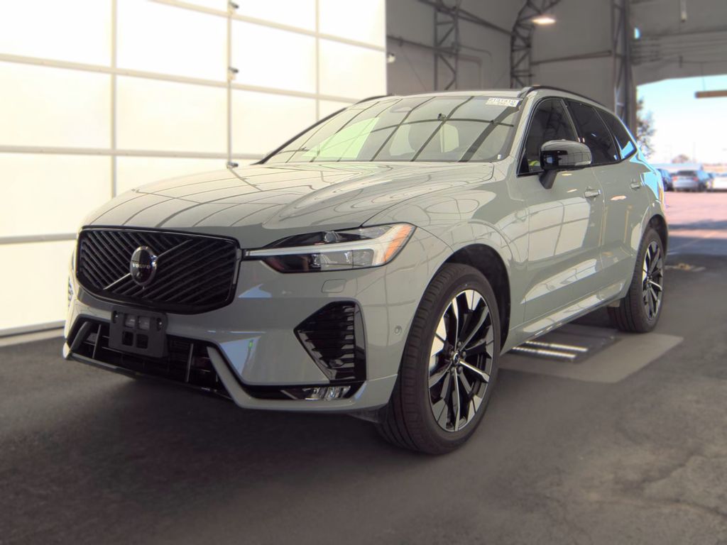 2026 Volvo XC60 Plus photo