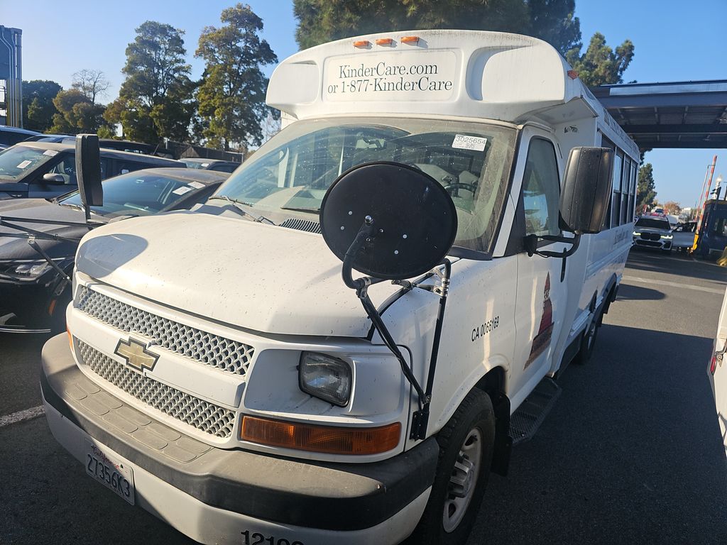2012 Chevrolet 3500 Cutaway Work VAN photo