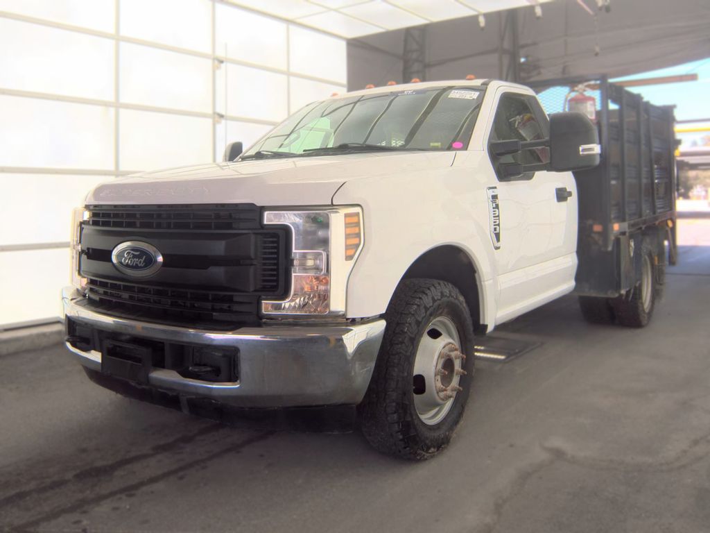2019 Ford F-350 DRW XL photo