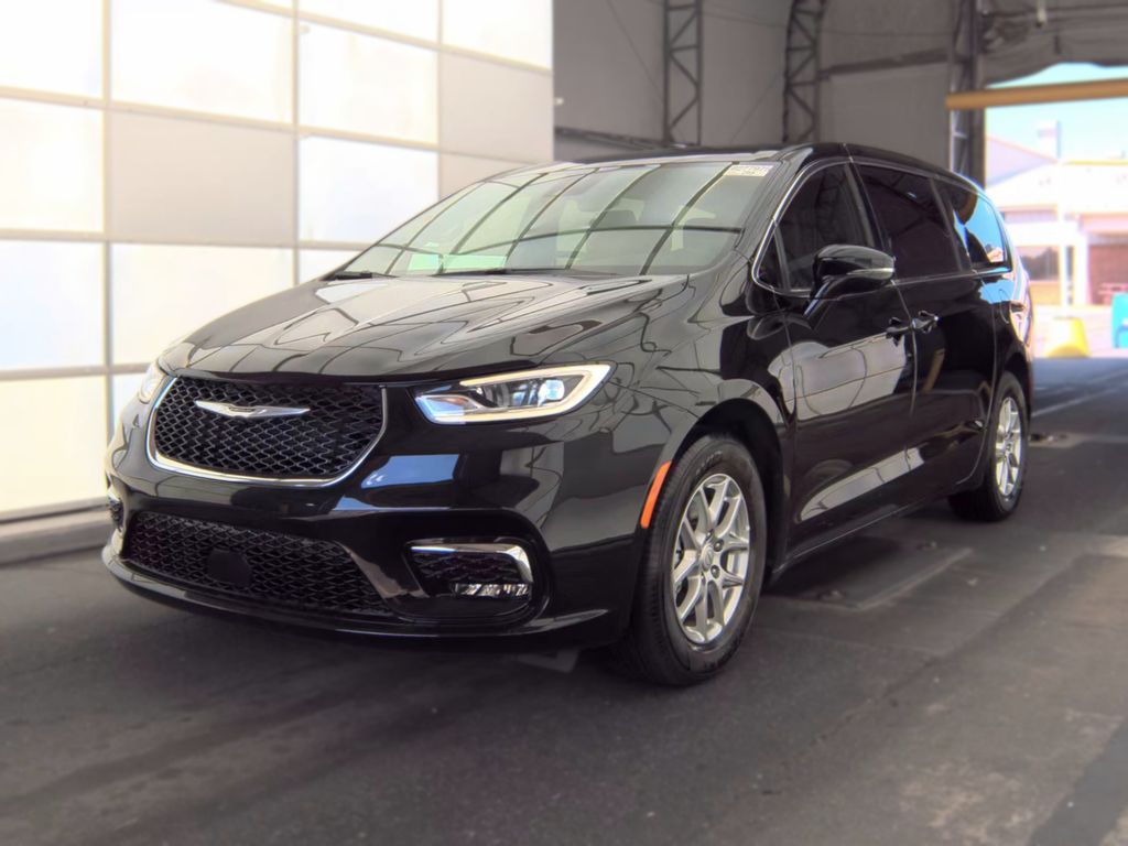 2026 Chrysler Pacifica Select photo