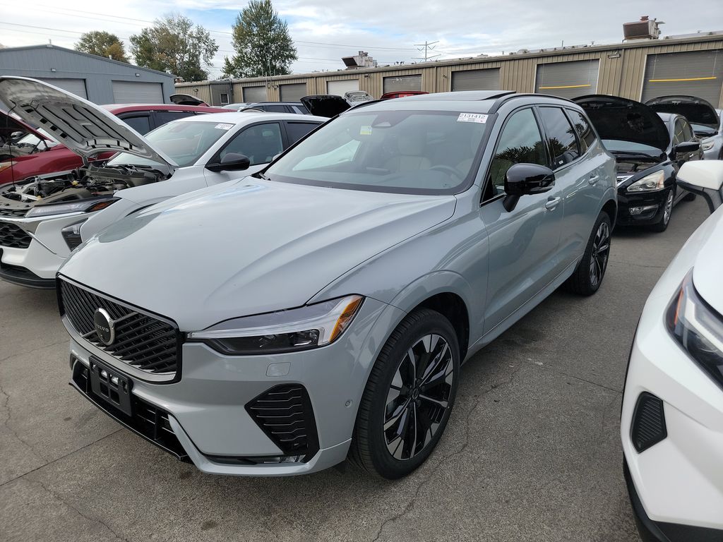 2026 Volvo XC60 Plus photo