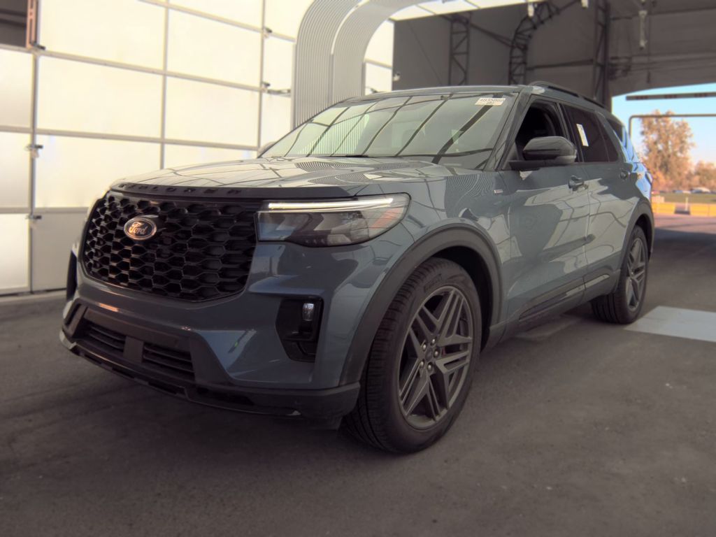 2026 Ford Explorer ST-Line photo