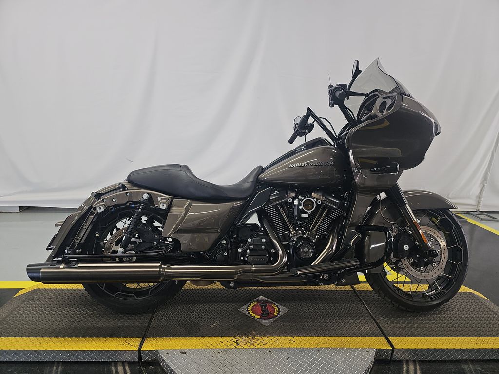 2021 Harley-Davidson Fltrxse CVO photo