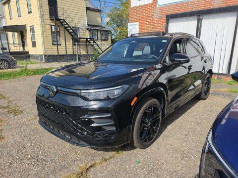 2026 Volkswagen Tiguan SE R-Line Black photo