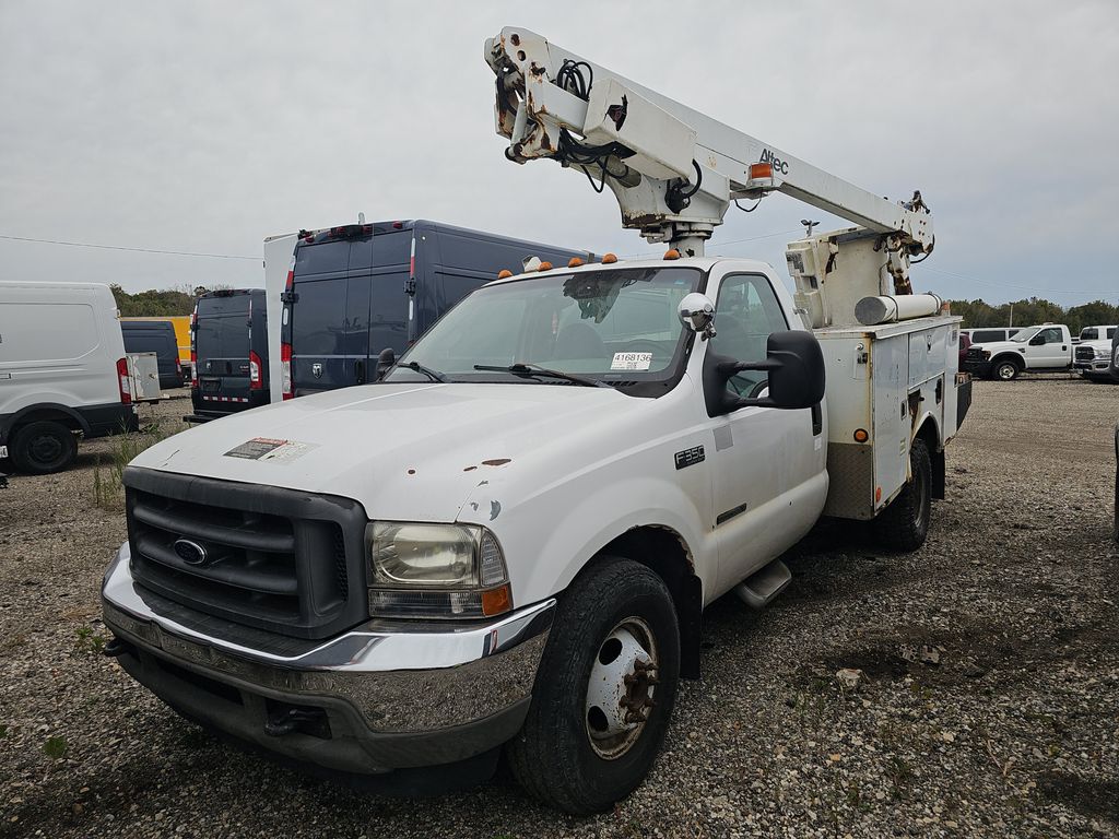2002 Ford F-350 DRW XL photo