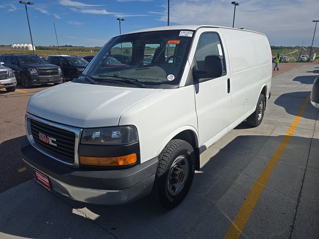 2016 GMC G2500 Cargo photo