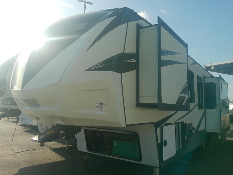 2019 Keystone Voltage 4005 photo