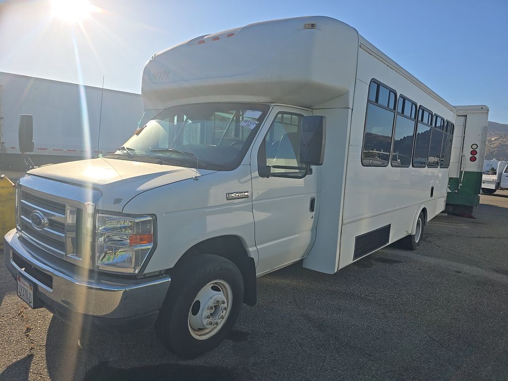 2012 Ford E-350 Cutaway photo