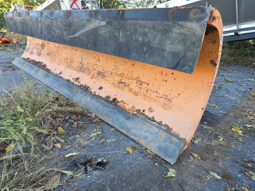 2000 Valk RV11175 Snowplow photo