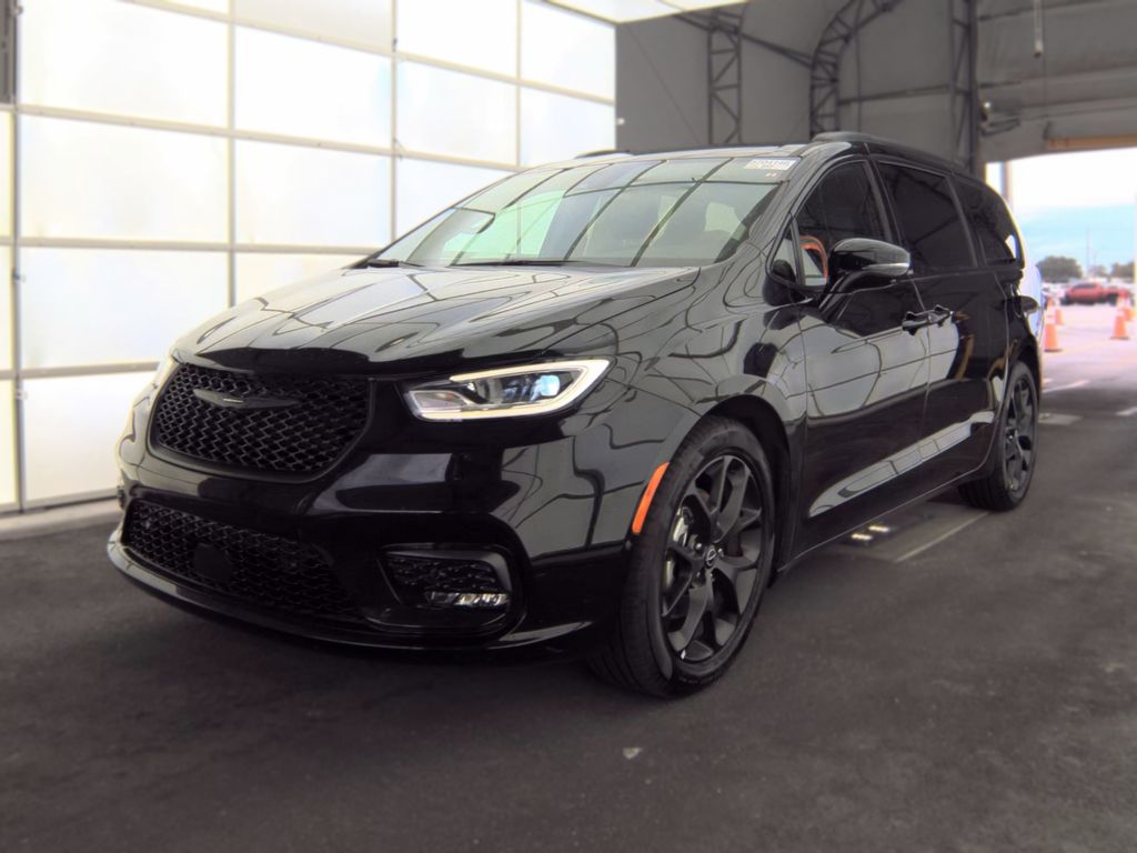 2026 Chrysler Pacifica Select photo