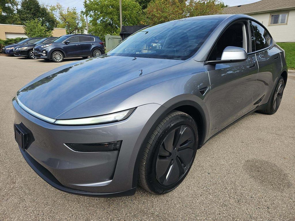 2026 Tesla Model Y Long Range photo