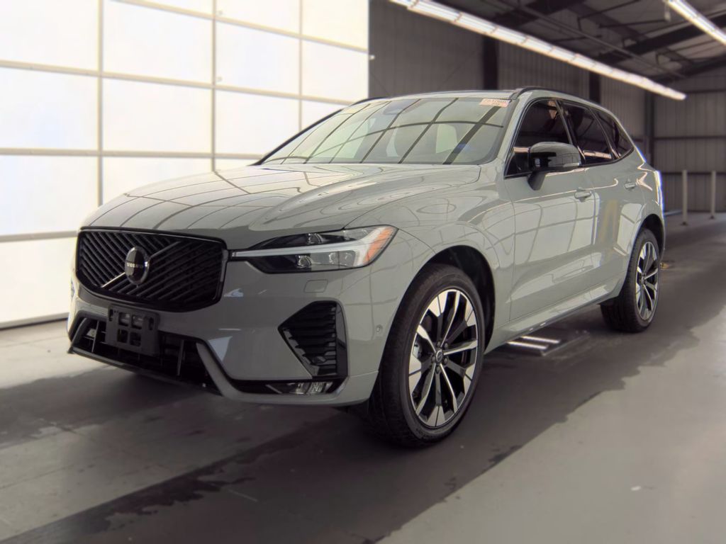 2026 Volvo XC60 Plus photo