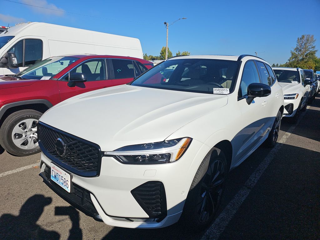 2026 Volvo XC60 Plus photo