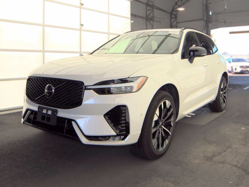 2026 Volvo XC60 Plus photo