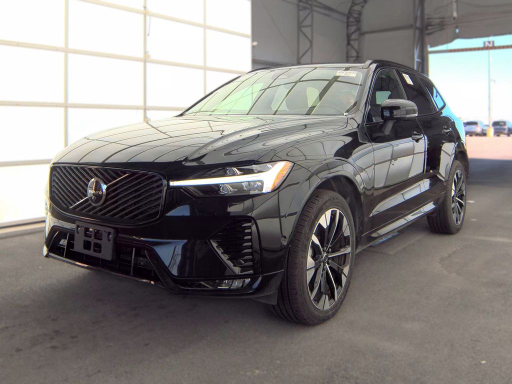 2026 Volvo XC60 Plus photo
