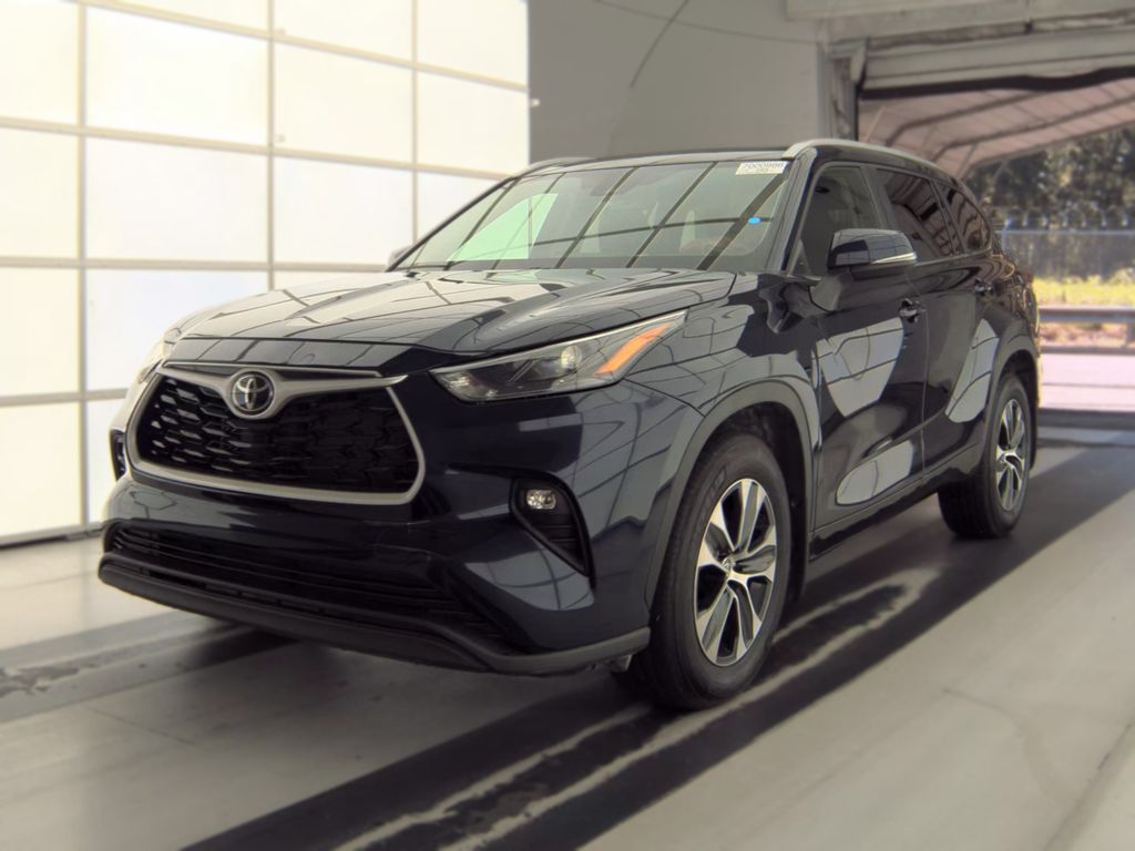 2026 Toyota Highlander XLE photo