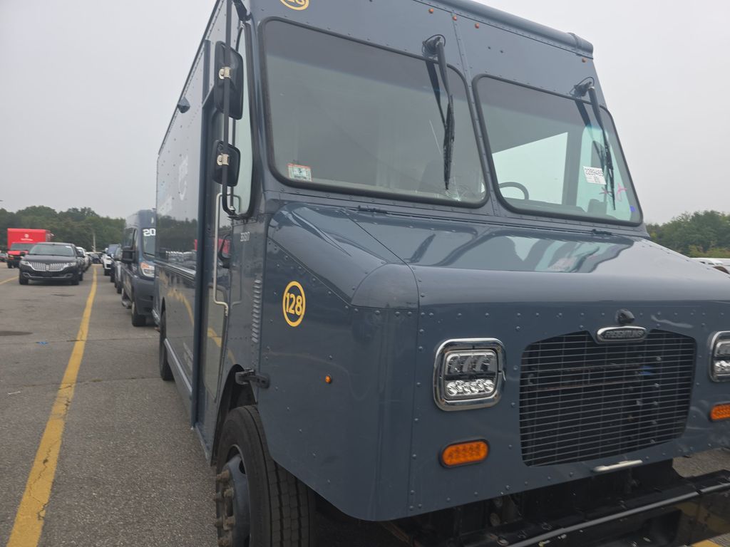 2020 Freightliner MT 45 photo