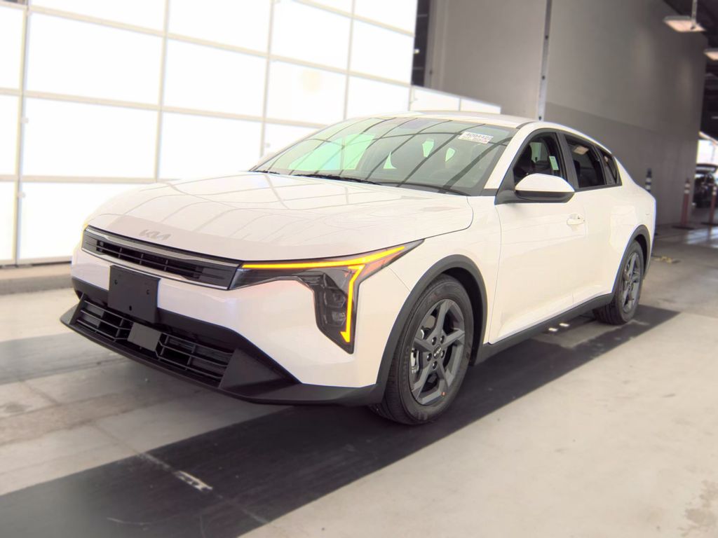 2026 Kia K4 LXS photo