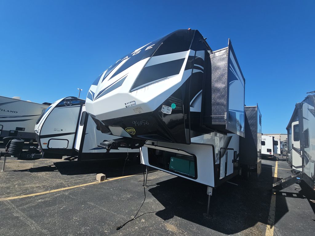 2022 Keystone Voltage 3635 photo