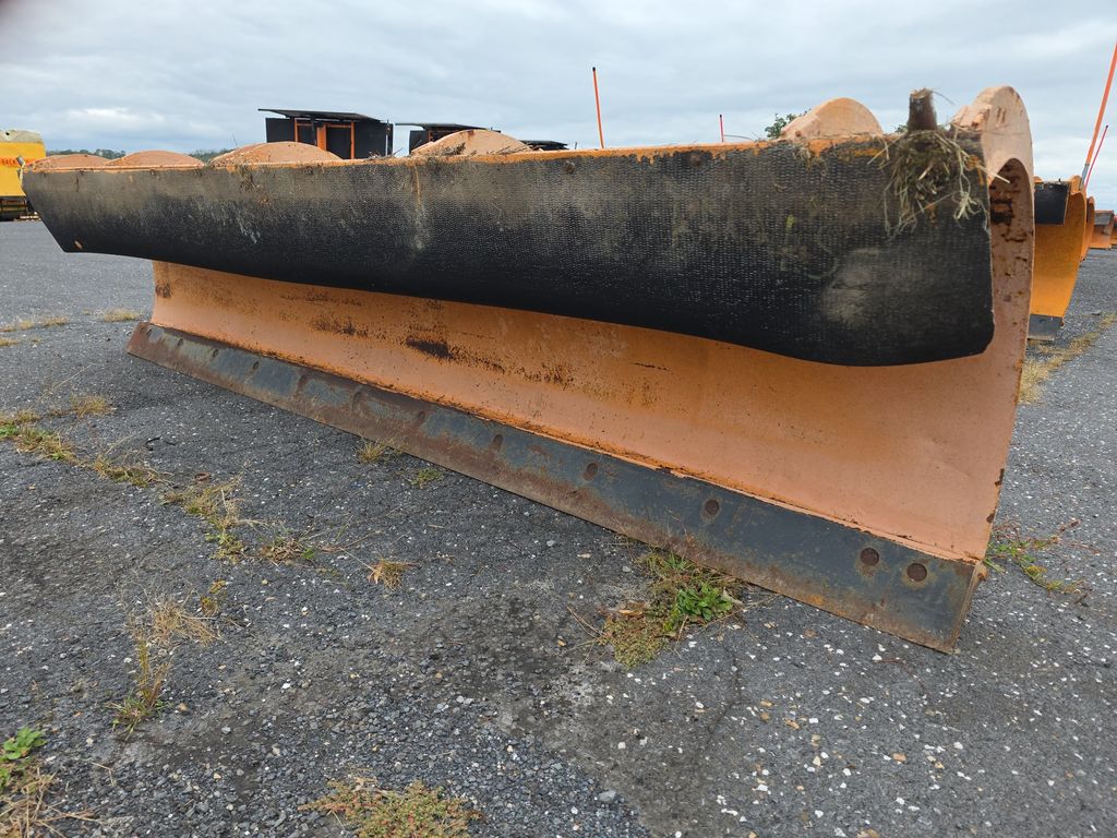 1990 Valk RV112115 Snowplow photo
