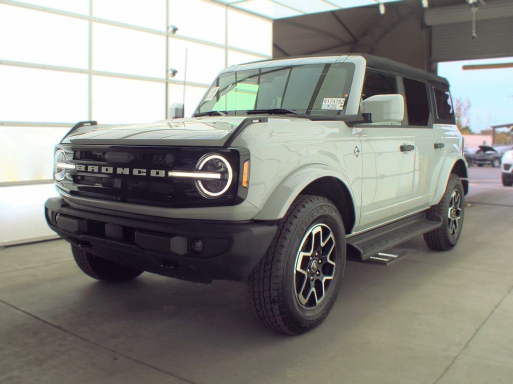 2026 Ford Bronco Outer Bank photo
