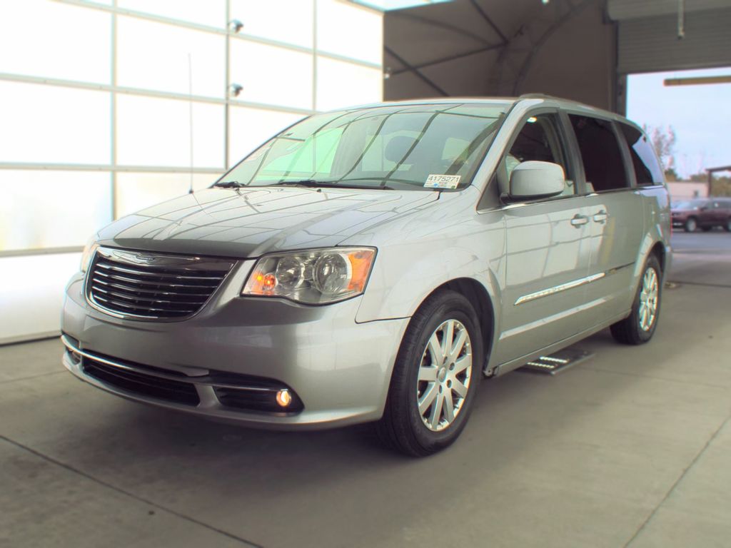 2016 Chrysler Town & Country Touring photo