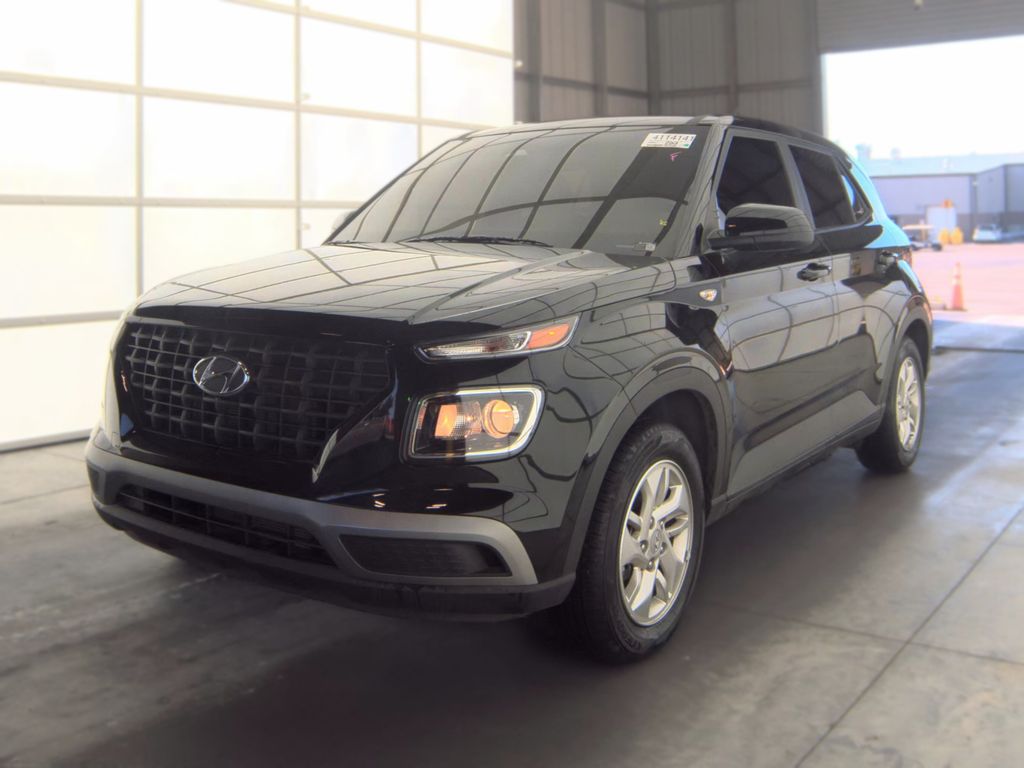2026 Hyundai Venue SE photo