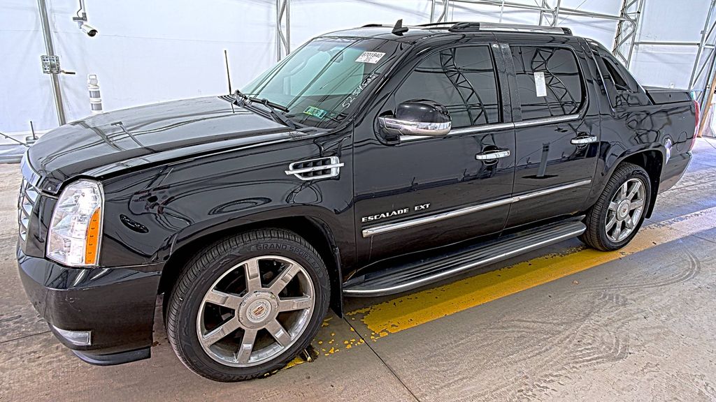 2013 Cadillac ESC Base photo