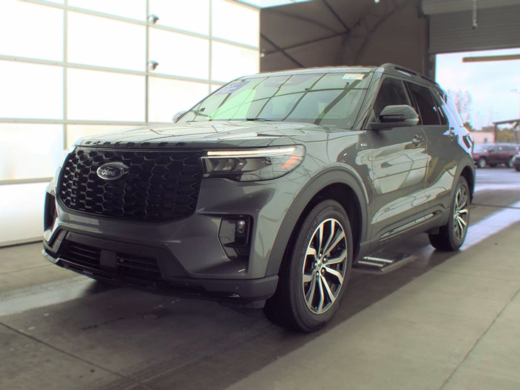 2026 Ford Explorer ST-Line photo
