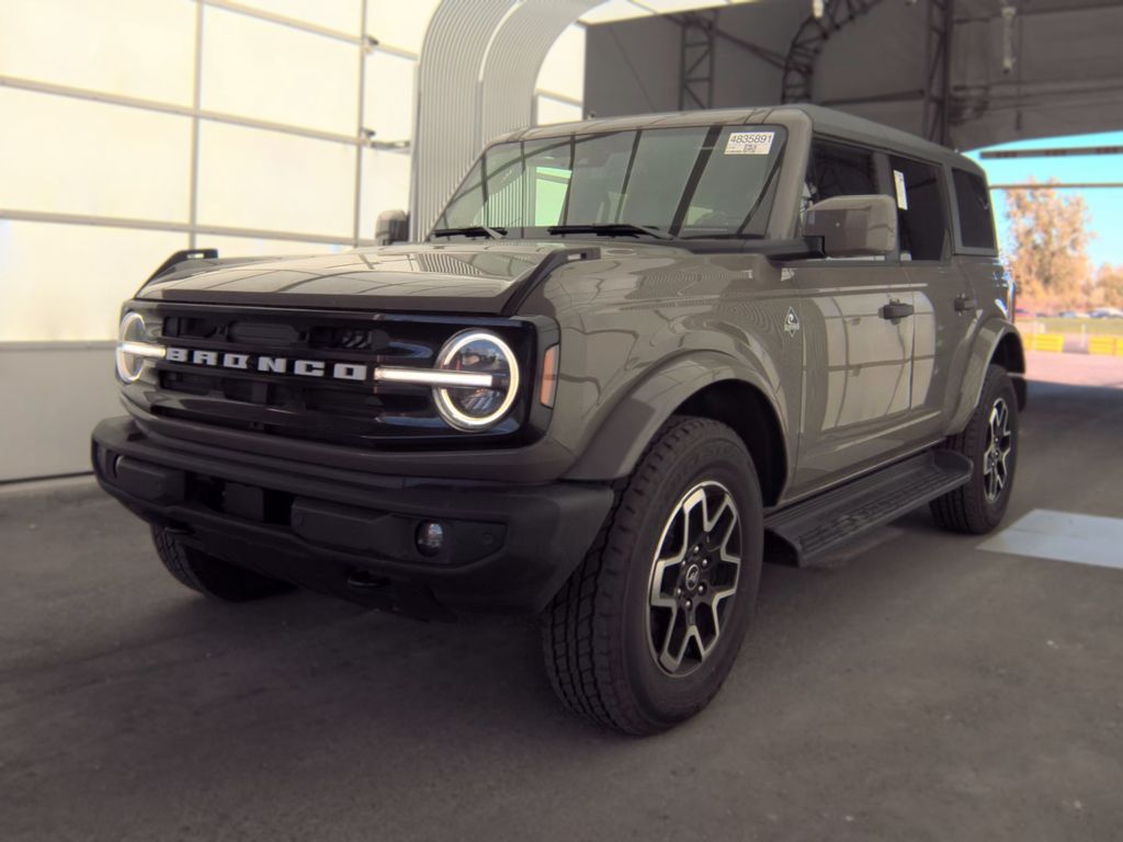 2026 Ford Bronco Outer Bank photo