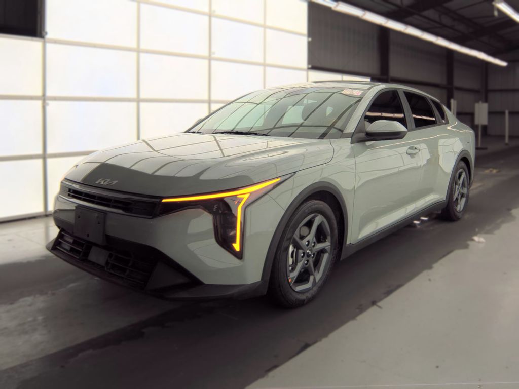 2026 Kia K4 LXS photo