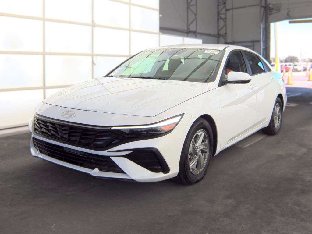 2026 Hyundai Elantra SE photo
