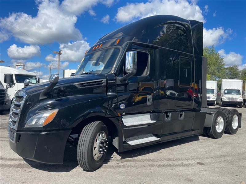 2021 Freightliner Cascadia 126 photo