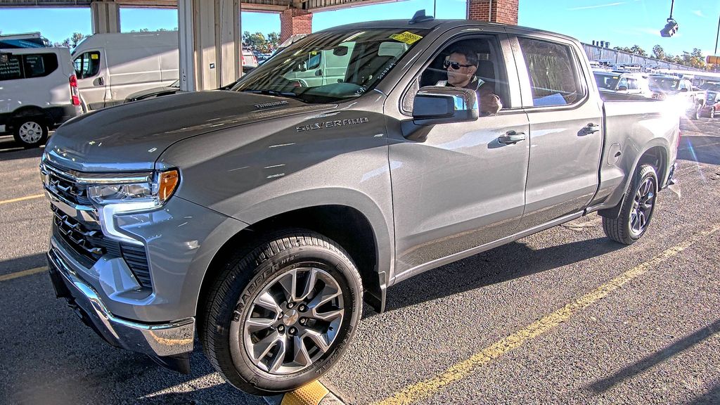 2026 Chevrolet Silverado 1500 LT photo