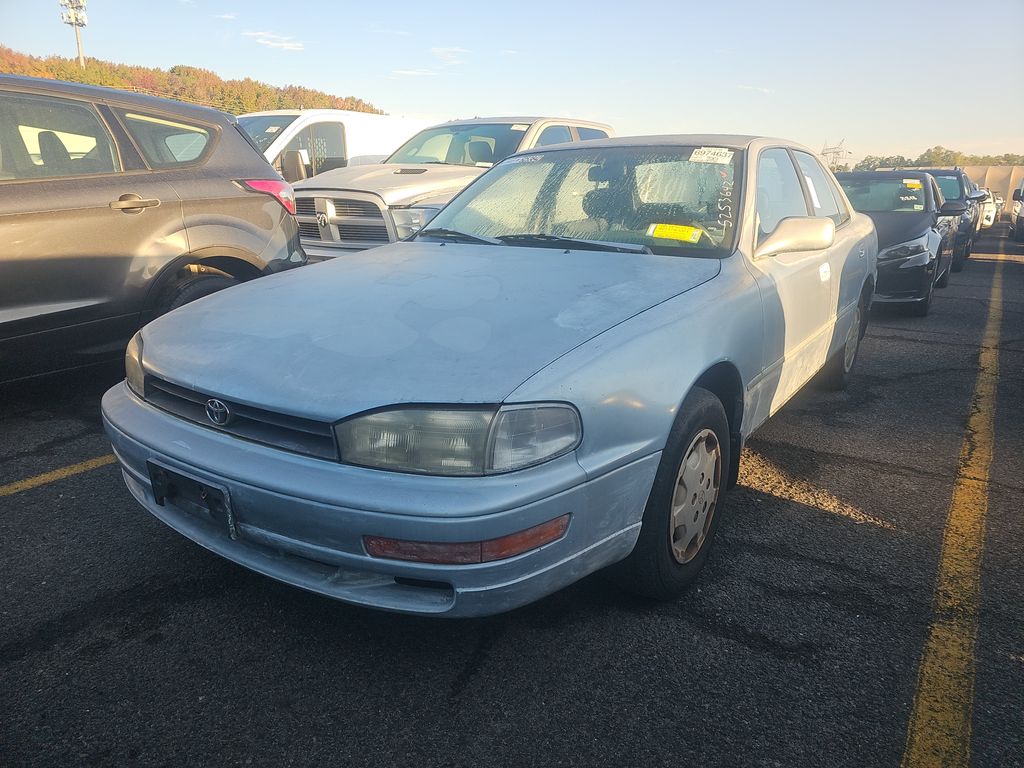 1992 Toyota Camry LE photo